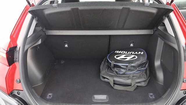 Hyundai KONA 64kWh Premium SUV 5dr Electric Auto (10.5kW Charger) (204 ps)