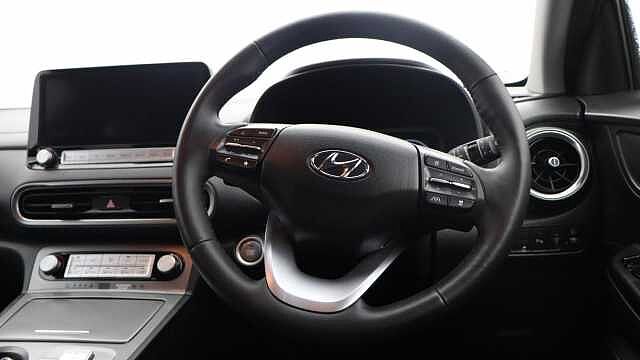 Hyundai KONA 64kWh Premium SUV 5dr Electric Auto (10.5kW Charger) (204 ps)