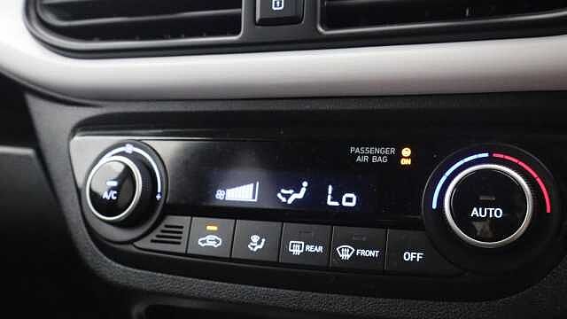 Hyundai i10 1.2 Premium Hatchback 5dr Petrol Auto Euro 6 (s/s) (84 ps)