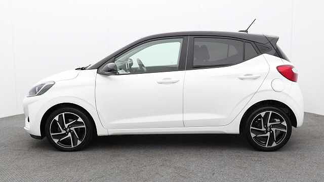 Hyundai i10 1.2 Premium Hatchback 5dr Petrol Auto Euro 6 (s/s) (84 ps)