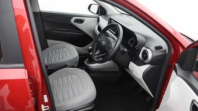 Hyundai i10 1.0 Premium Hatchback 5dr Petrol Manual Euro 6 (s/s) (67 ps)