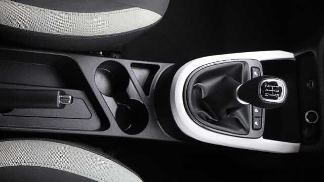 Hyundai i10 1.0 Premium Hatchback 5dr Petrol Manual Euro 6 (s/s) (67 ps)