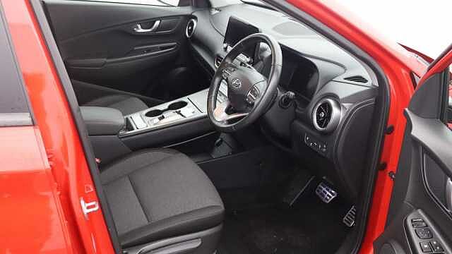 Hyundai KONA 39kWh Premium SUV 5dr Electric Auto (10.5kW Charger) (136 ps)