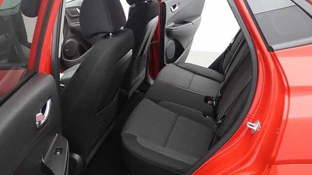 Hyundai KONA 39kWh Premium SUV 5dr Electric Auto (10.5kW Charger) (136 ps)