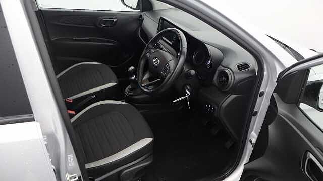 Hyundai i10 1.2 SE Connect Hatchback 5dr Petrol Manual Euro 6 (s/s) (84 ps)
