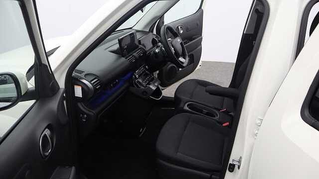 Hyundai INSTER Long Range 49kWh 02 SUV 5dr Electric Auto (115 ps)