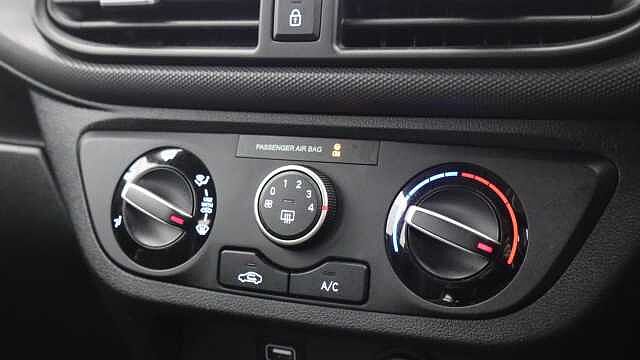 Hyundai i10 1.2 SE Connect Hatchback 5dr Petrol Manual Euro 6 (s/s) (84 ps)