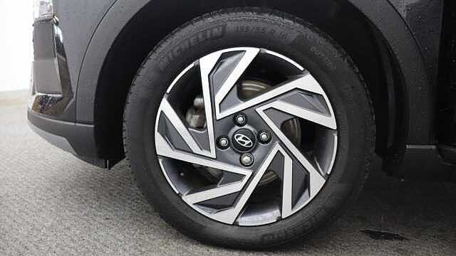 Hyundai BAYON 1.0 T-GDi Advance SUV 5dr Petrol DCT Euro 6 (s/s) (100 ps) Black