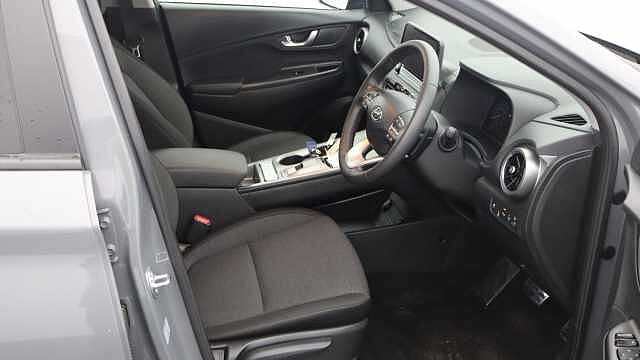 Hyundai KONA 39kWh Premium SUV 5dr Electric Auto (10.5kW Charger) (136 ps)