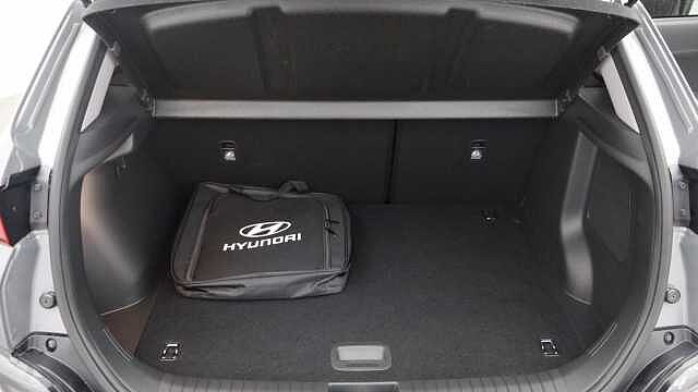 Hyundai KONA 39kWh Premium SUV 5dr Electric Auto (10.5kW Charger) (136 ps)