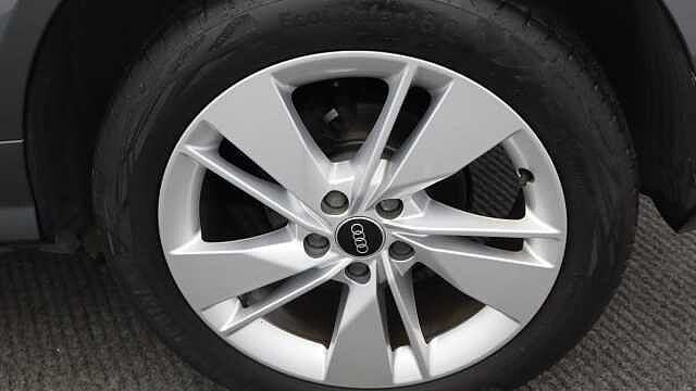 Audi Q2 1.5 TFSI CoD 35 S line SUV 5dr Petrol S Tronic Euro 6 (s/s) (150 ps) Grey