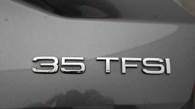 Audi Q2 1.5 TFSI CoD 35 S line SUV 5dr Petrol S Tronic Euro 6 (s/s) (150 ps) Grey