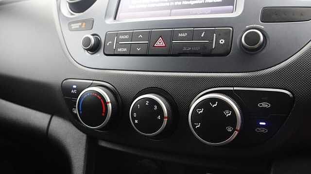 Hyundai I10 1.0 Play Hatchback 5dr Petrol Manual Euro 6 (67 ps) Blue