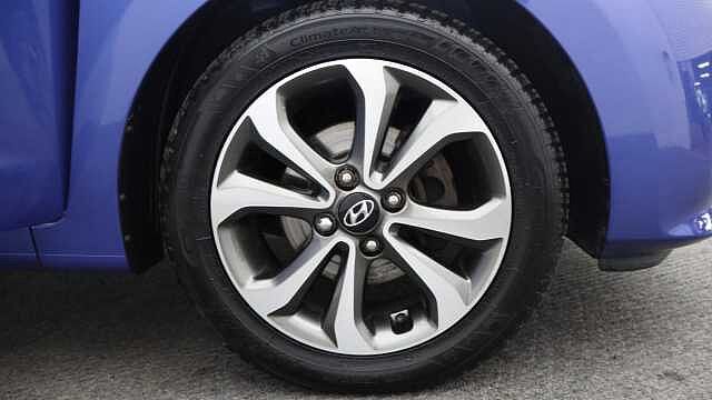 Hyundai I10 1.0 Play Hatchback 5dr Petrol Manual Euro 6 (67 ps) Blue