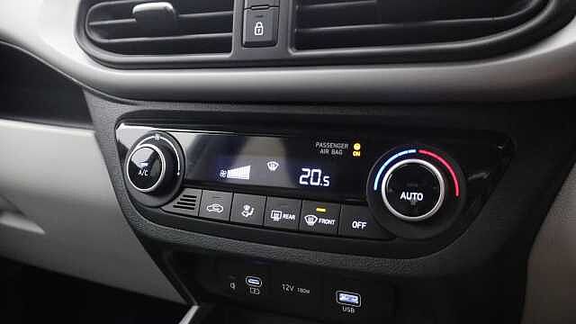 Hyundai i10 1.0 Premium Hatchback 5dr Petrol Manual Euro 6 (s/s) (63 ps)