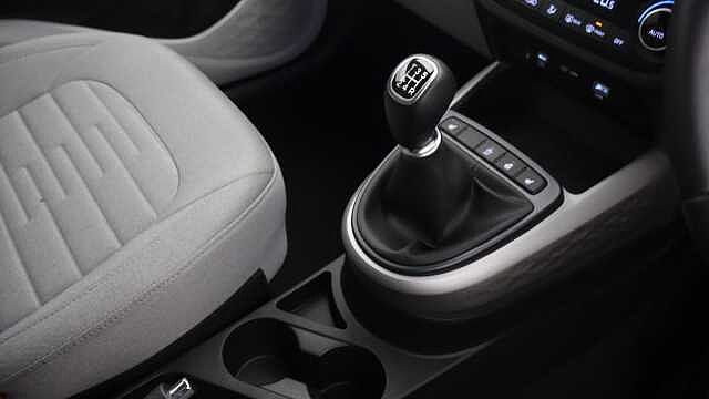 Hyundai i10 1.0 Premium Hatchback 5dr Petrol Manual Euro 6 (s/s) (63 ps)