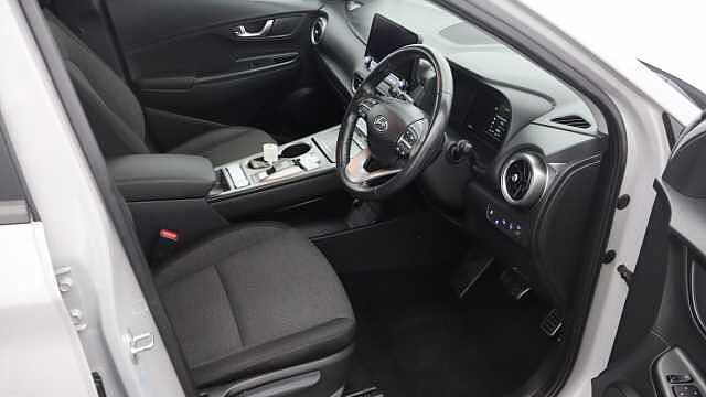 Hyundai KONA 39kWh SE Connect SUV 5dr Electric Auto (10.5kW Charger) (136 ps)