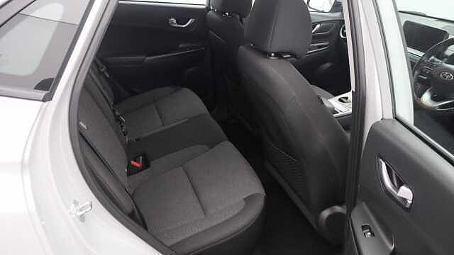 Hyundai KONA 39kWh SE Connect SUV 5dr Electric Auto (10.5kW Charger) (136 ps)