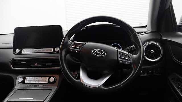 Hyundai KONA 39kWh SE Connect SUV 5dr Electric Auto (10.5kW Charger) (136 ps)