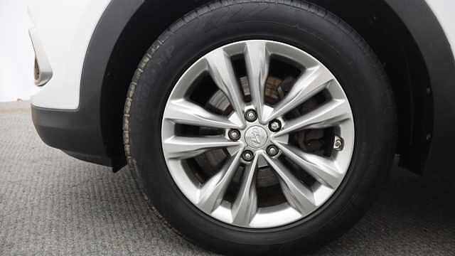 Hyundai Santa Fe 2.2 CRDi Blue Drive Premium SUV 5dr Diesel Auto 4WD Euro 6 (s/s) (200 ps)
