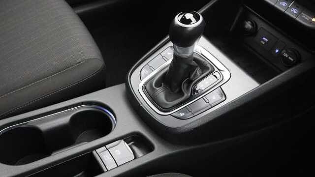 Hyundai KONA 1.6 h-GDi Premium SUV 5dr Petrol Hybrid DCT Euro 6 (s/s) (141 ps)