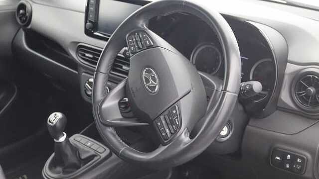 Hyundai i10 1.0 SE Connect Hatchback 5dr Petrol Manual Euro 6 (s/s) (67 ps)