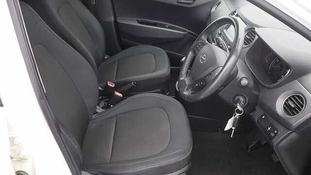 Hyundai i10 1.0 Play Hatchback 5dr Petrol Manual Euro 6 (67 ps)