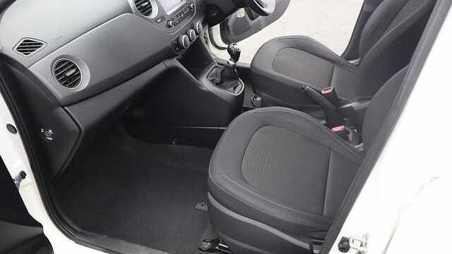 Hyundai i10 1.0 Play Hatchback 5dr Petrol Manual Euro 6 (67 ps)