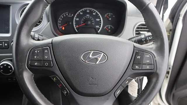 Hyundai i10 1.0 Play Hatchback 5dr Petrol Manual Euro 6 (67 ps)
