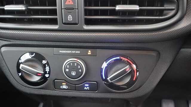 Hyundai i10 1.0 SE Connect Hatchback 5dr Petrol Manual Euro 6 (s/s) (67 ps)