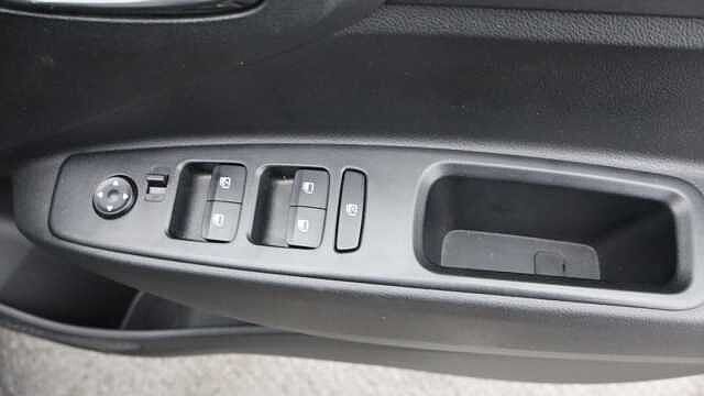 Hyundai i10 1.0 SE Connect Hatchback 5dr Petrol Manual Euro 6 (s/s) (67 ps)